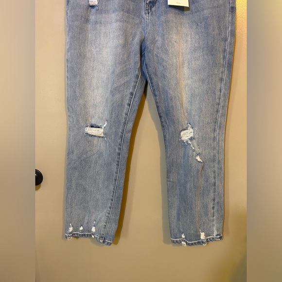 Kancan slightly distressed straight leg jeans size 13/30 NWT - Picture 4 of 8